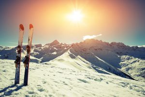 Skis,In,Snow,At,Mountains